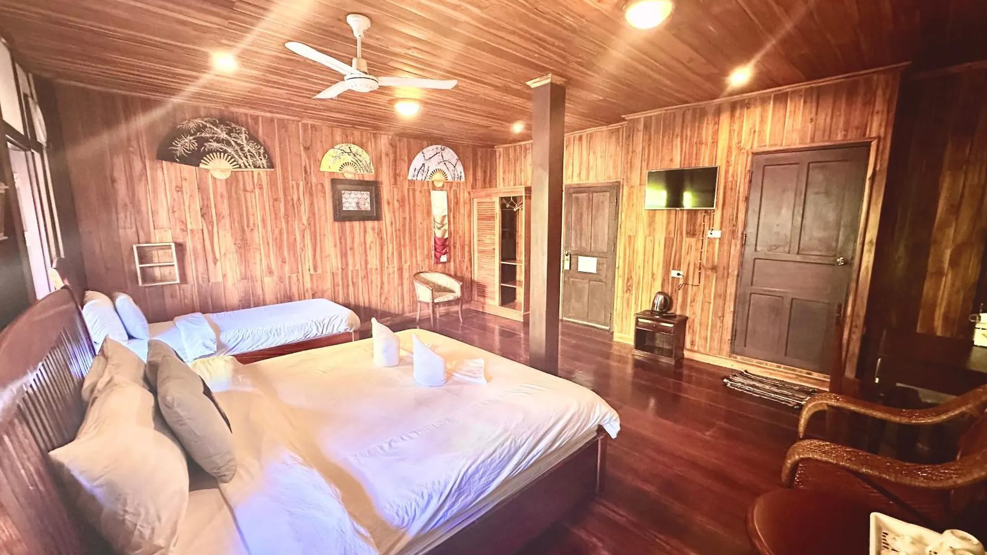Khounphet Guusethous Luangprabang Hotel 0*, Luang Prabang Laos